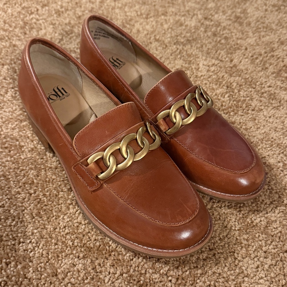 Sofft Brown Leather Loafers with Gold Chain